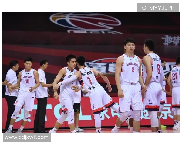 广州篮球队技术揭秘：从战术分析到球员训练的全景探索